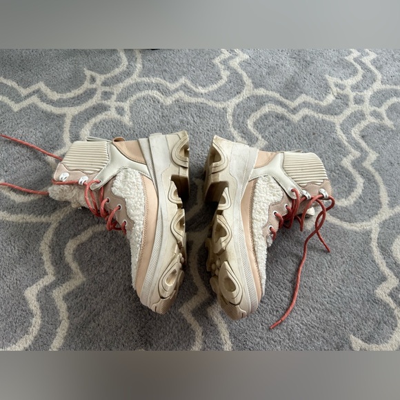 Sorel Fur Boots Size 8 Women’s - Picture 3 of 9